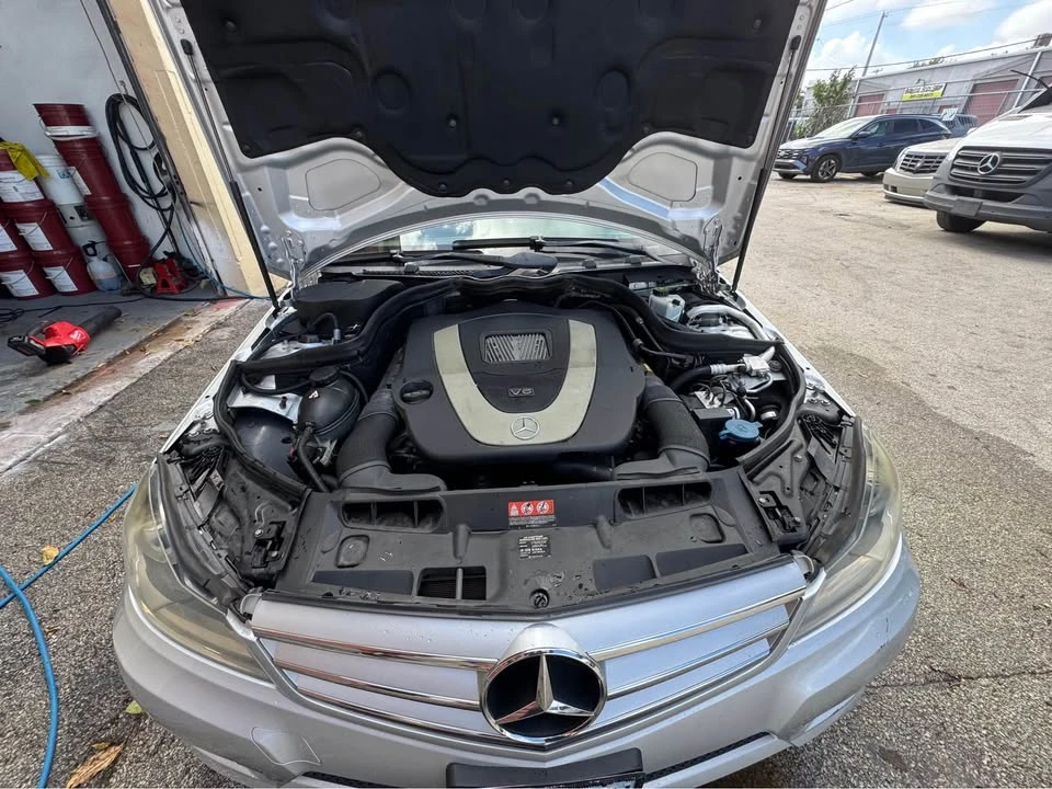 2012 Mercedes-Benz W204 C-Class - Image 6 of 10