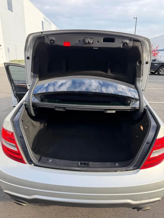 2012 Mercedes-Benz W204 C-Class - Image 15 of 17