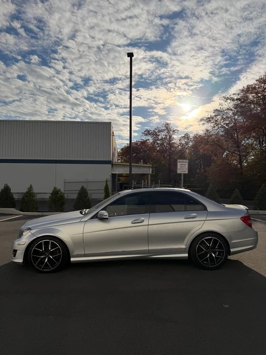 2012 Mercedes-Benz W204 C-Class - Image 6 of 17