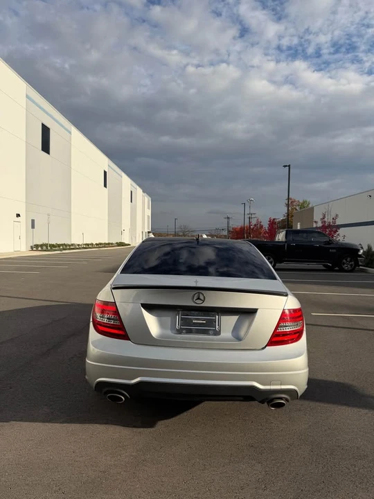 2012 Mercedes-Benz W204 C-Class - Image 8 of 17