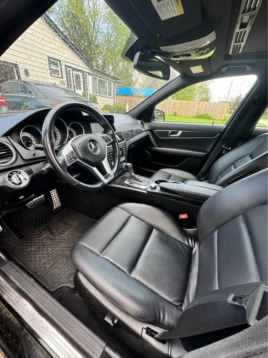 2012 Mercedes-Benz W204 C-Class - Image 11 of 18