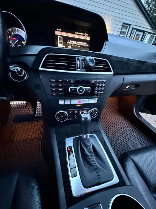 2012 Mercedes-Benz W204 C-Class - Image 17 of 18