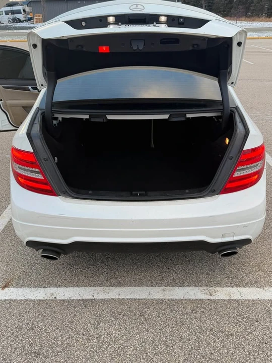 2012 Mercedes-Benz W204 C-Class - Image 16 of 18