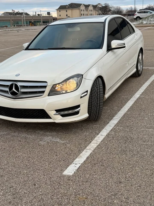 2012 Mercedes-Benz W204 C-Class - Image 2 of 18