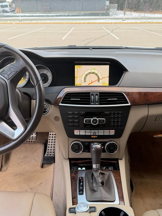 2012 Mercedes-Benz W204 C-Class - Image 15 of 18