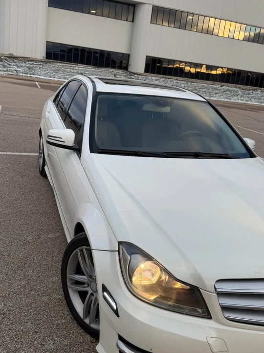 2012 Mercedes-Benz W204 C-Class - Image 10 of 18