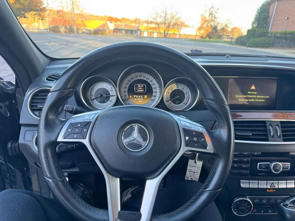 2012 Mercedes-Benz W204 C-Class - Image 12 of 17