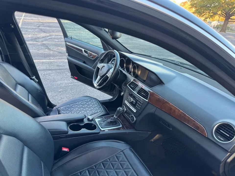 2012 Mercedes-Benz W204 C-Class - Image 8 of 17