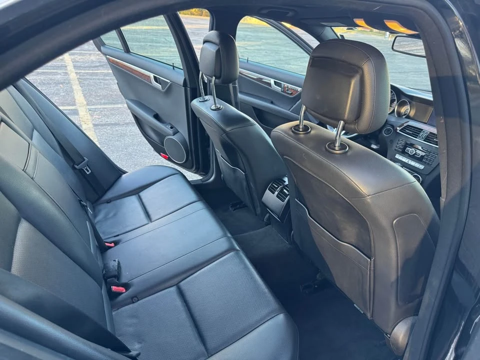 2012 Mercedes-Benz W204 C-Class - Image 10 of 17
