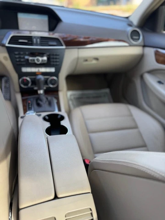 2012 Mercedes-Benz W204 C-Class - Image 12 of 20