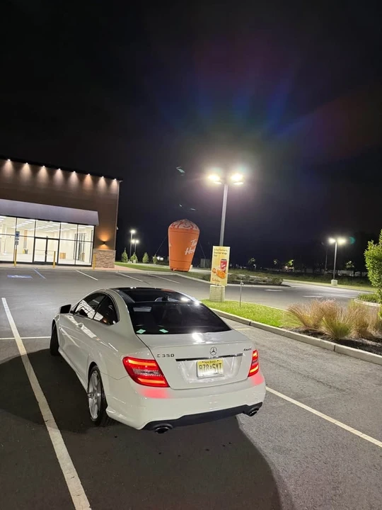 2012 Mercedes-Benz W204 C-Class - Image 2 of 4