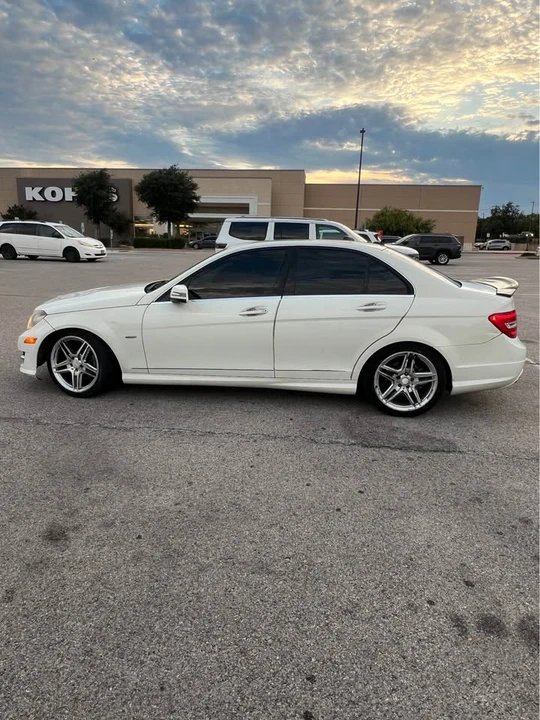 2012 Mercedes-Benz W204 C-Class - Image 3 of 3