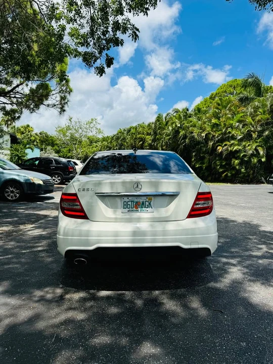 2012 Mercedes-Benz W204 C-Class - Image 4 of 6
