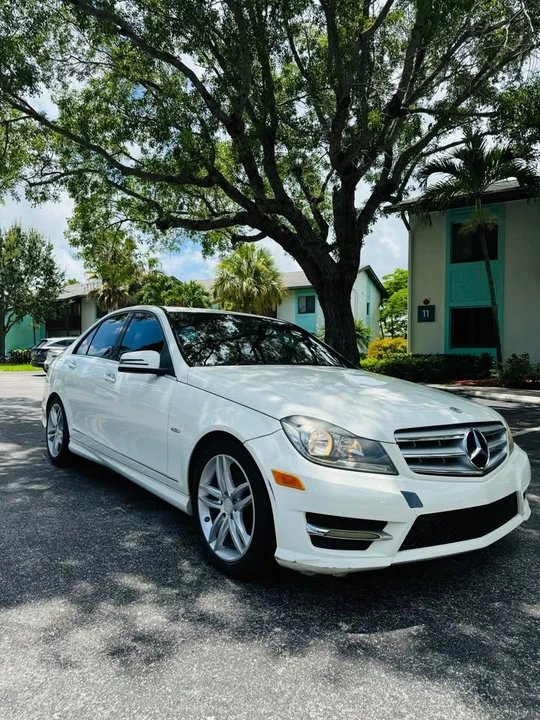 2012 Mercedes-Benz W204 C-Class - Image 2 of 6