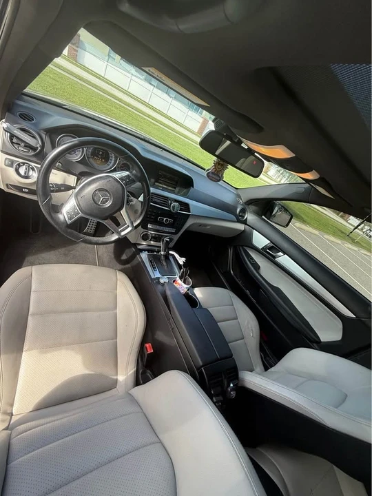 2012 Mercedes-Benz W204 C-Class - Image 7 of 9