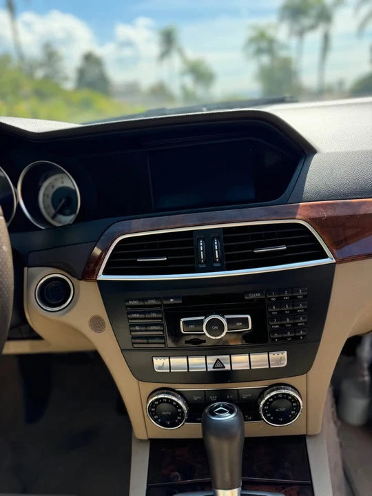 2012 Mercedes-Benz W204 C-Class - Image 11 of 14