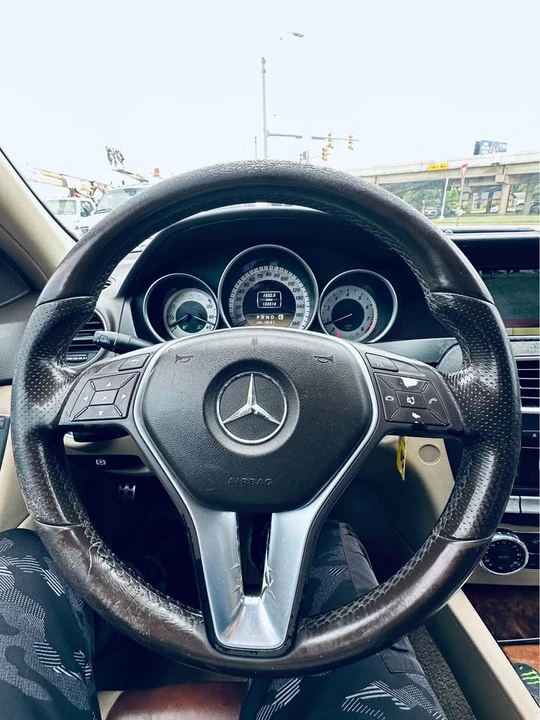 2012 Mercedes-Benz W204 C-Class - Image 12 of 17