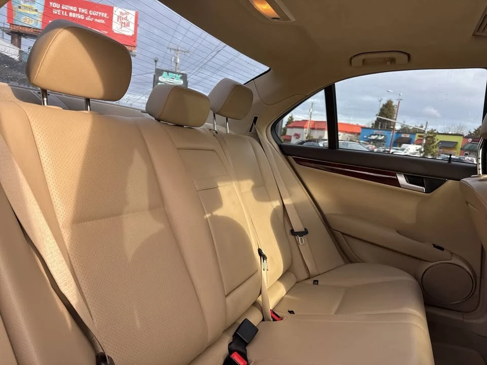 2012 Mercedes-Benz W204 C-Class - Image 18 of 19