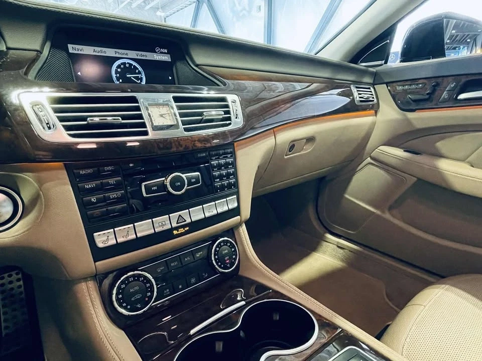 2012 Mercedes-Benz C218 CLS-Class - Image 9 of 16