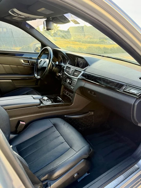 2012 Mercedes-Benz W212 E-Class - Image 6 of 8