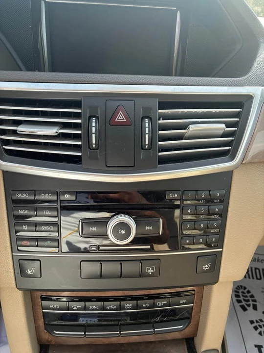 2012 Mercedes-Benz W212 E-Class - Image 8 of 9