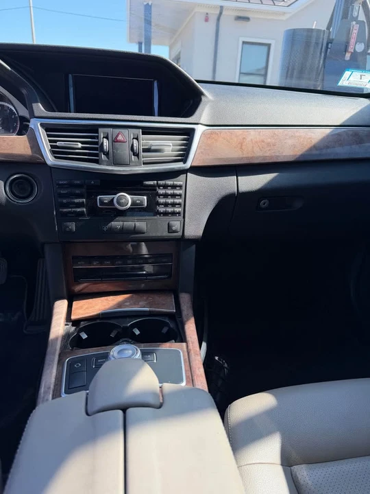2012 Mercedes-Benz W212 E-Class - Image 8 of 12