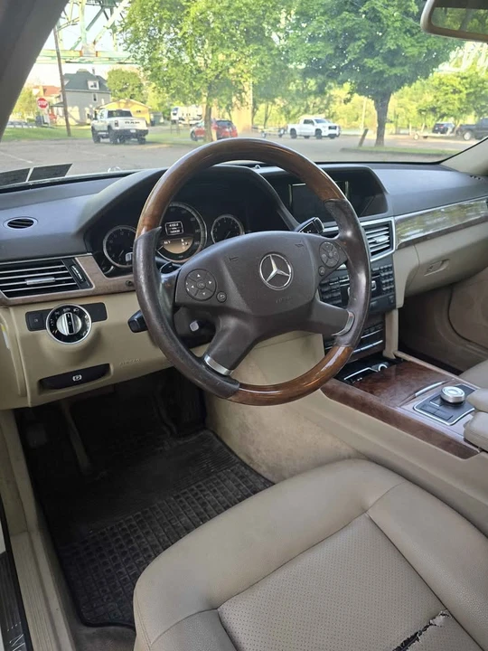 2012 Mercedes-Benz W212 E-Class - Image 13 of 16