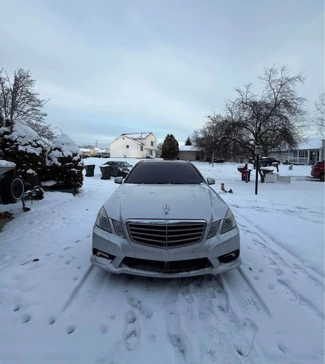 2012 Mercedes-Benz W212 E-Class - Image 2 of 9