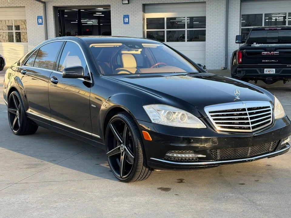 2012 Mercedes-Benz - Image 2 of 12
