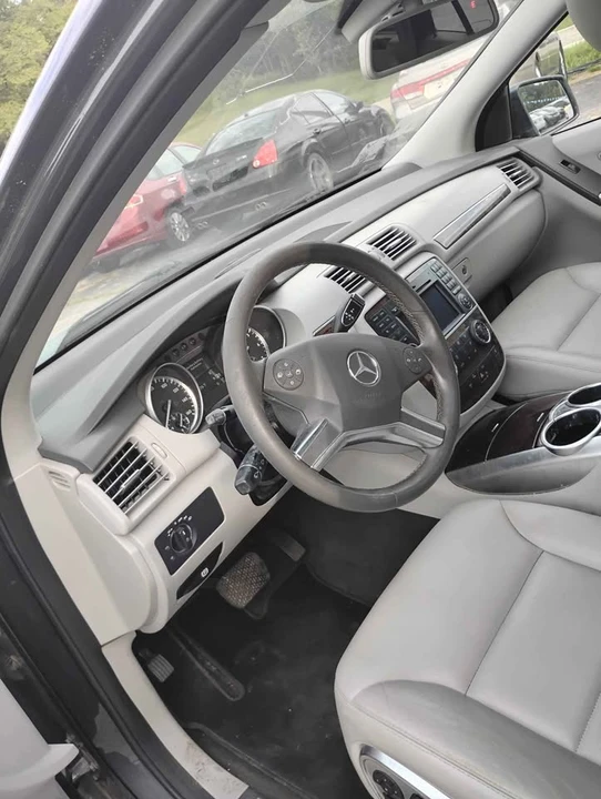 2012 Mercedes-Benz W251 R-Class - Image 5 of 18
