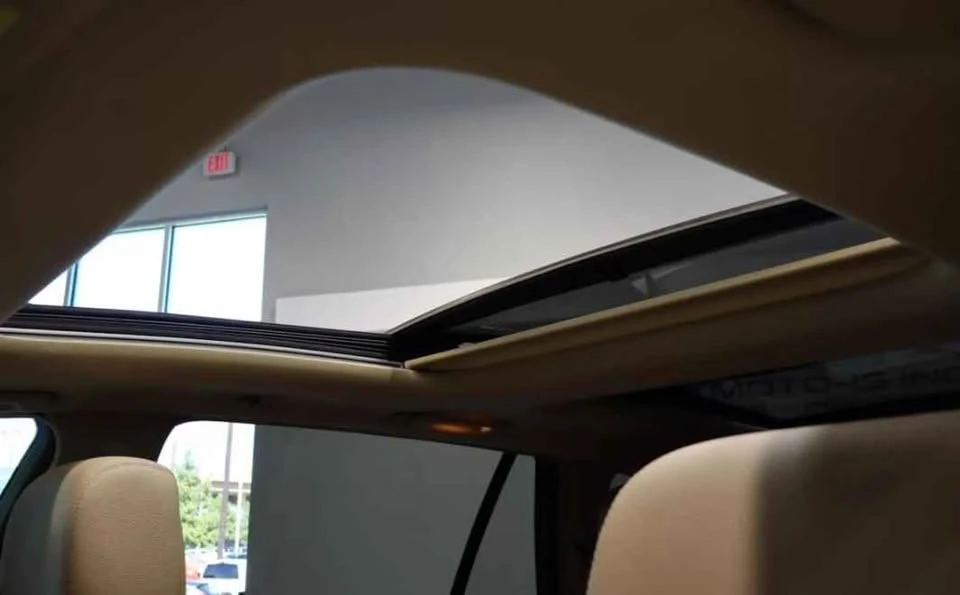 2012 Mercedes-Benz W251 R-Class - Image 3 of 8