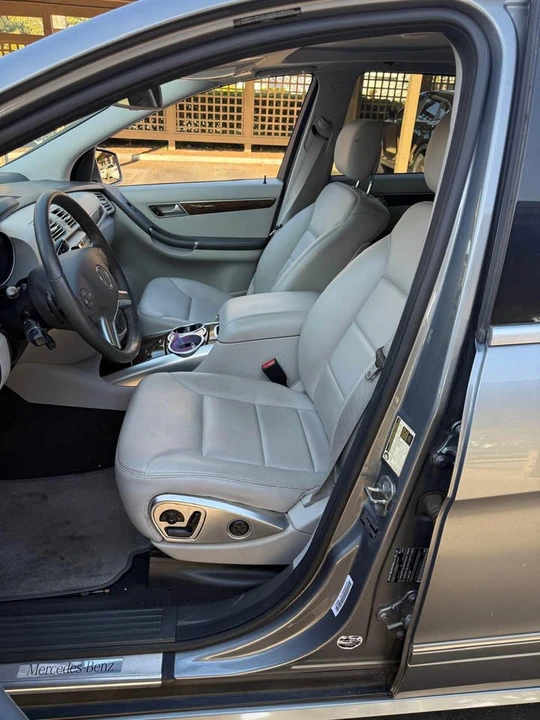 2012 Mercedes-Benz W251 R-Class - Image 8 of 10