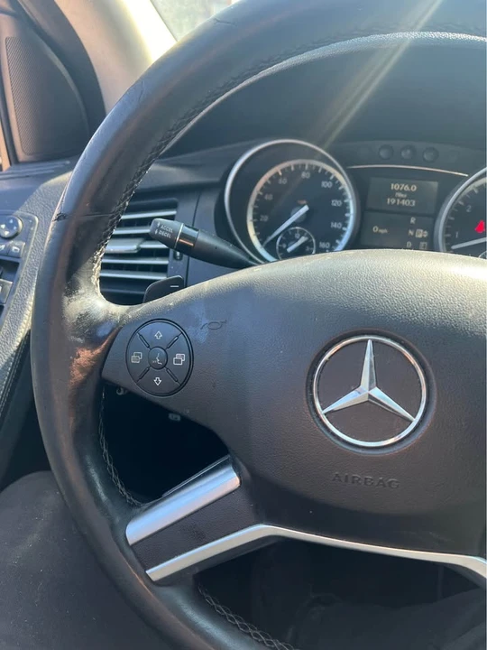 2012 Mercedes-Benz W251 R-Class - Image 4 of 8