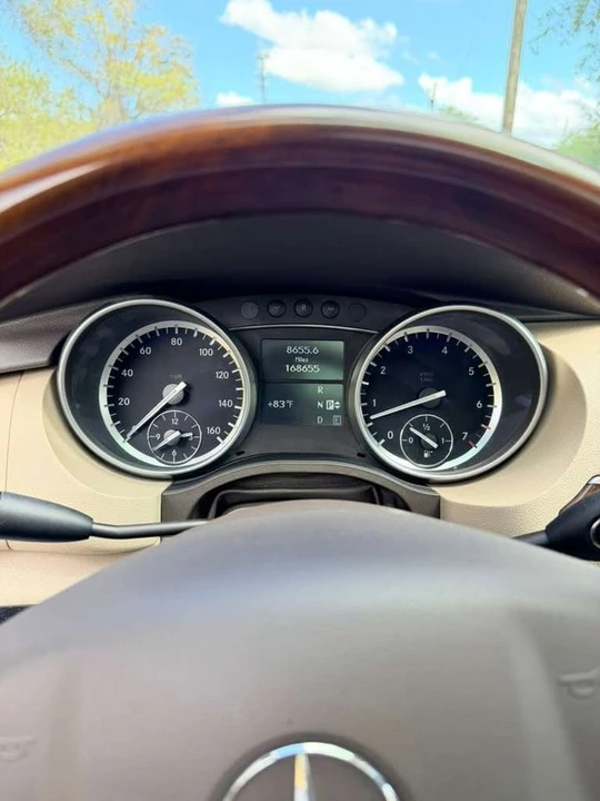 2012 Mercedes-Benz W251 R-Class - Image 2 of 14