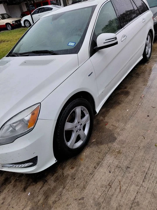 2012 Mercedes-Benz W251 R-Class - Image 2 of 11