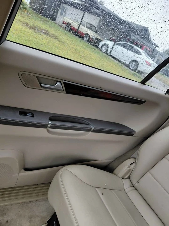 2012 Mercedes-Benz W251 R-Class - Image 6 of 11