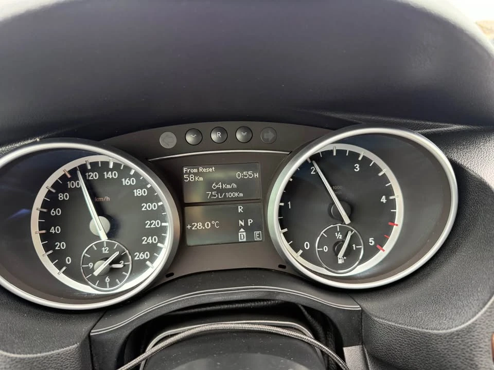 2012 Mercedes-Benz W251 R-Class - Image 3 of 19