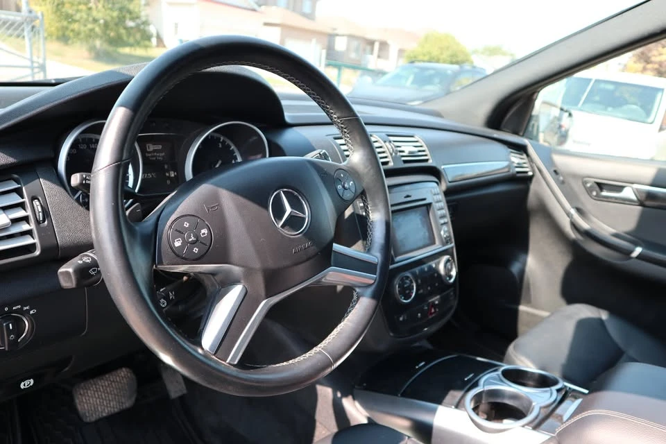 2012 Mercedes-Benz W251 R-Class - Image 10 of 17