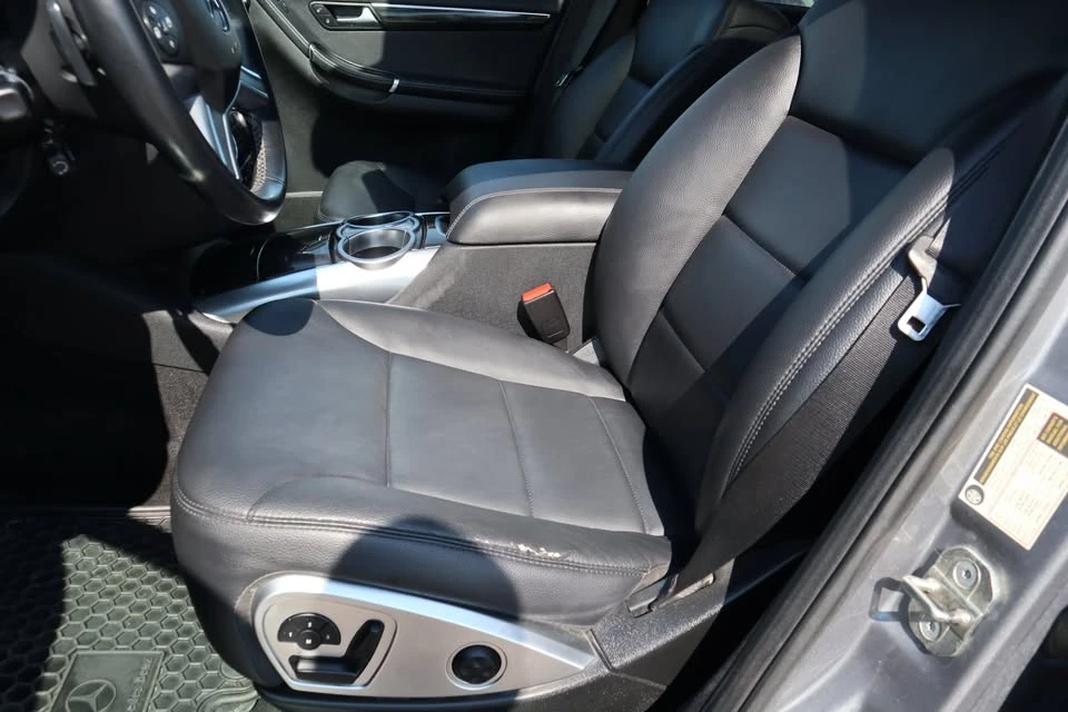 2012 Mercedes-Benz W251 R-Class - Image 9 of 17