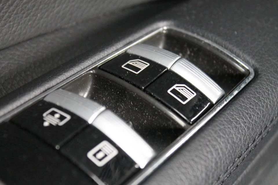 2012 Mercedes-Benz W221 S-Class - Image 17 of 20