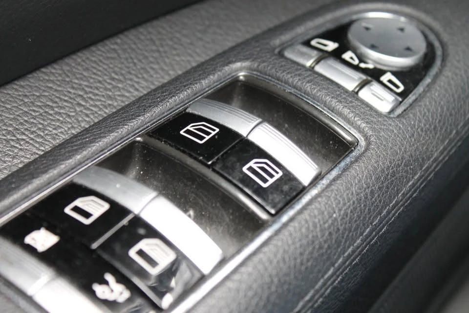 2012 Mercedes-Benz W221 S-Class - Image 12 of 20