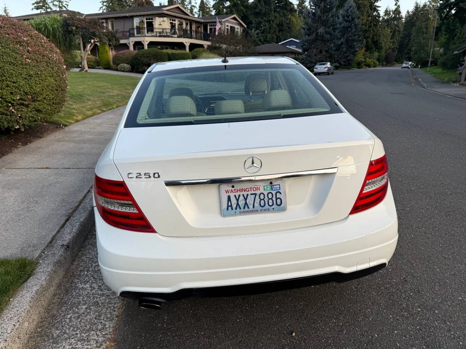 2012 Mercedes-Benz W204 C-Class - Image 6 of 24