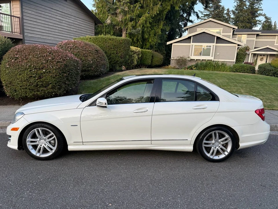 2012 Mercedes-Benz W204 C-Class - Image 8 of 24
