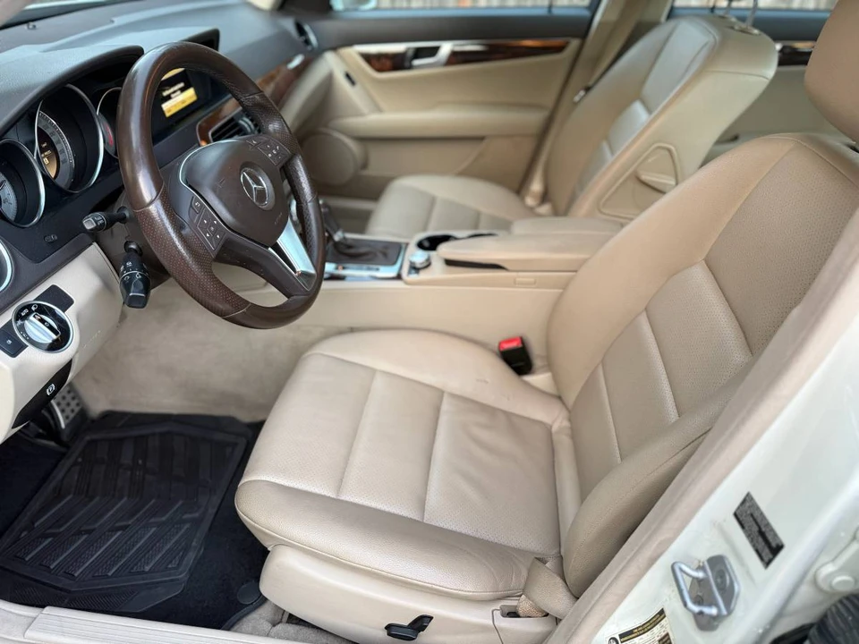 2012 Mercedes-Benz W204 C-Class - Image 14 of 24