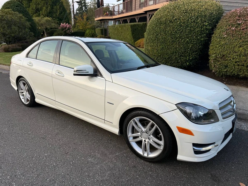 2012 Mercedes-Benz W204 C-Class - Image 3 of 24