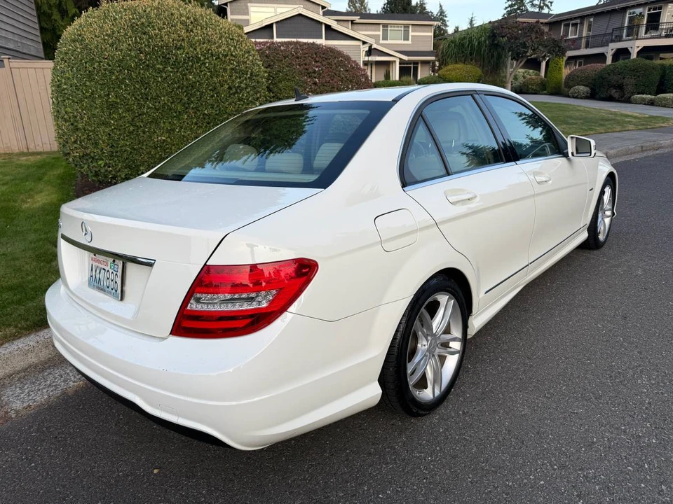 2012 Mercedes-Benz W204 C-Class - Image 9 of 24