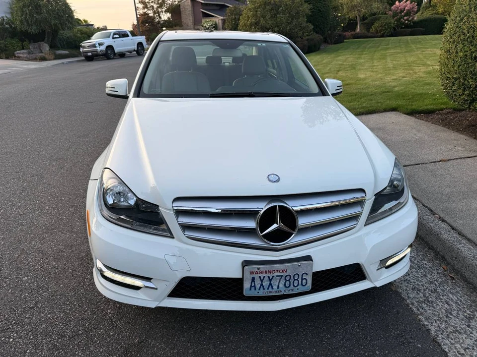 2012 Mercedes-Benz W204 C-Class - Image 5 of 24