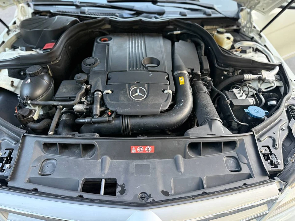 2012 Mercedes-Benz W204 C-Class - Image 22 of 24