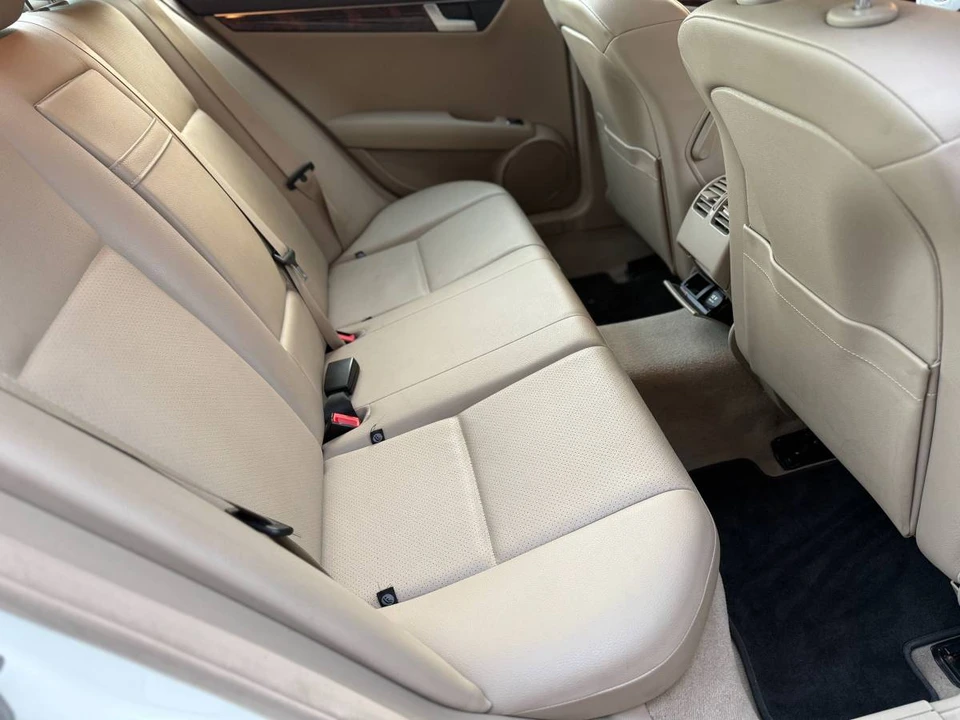 2012 Mercedes-Benz W204 C-Class - Image 20 of 24