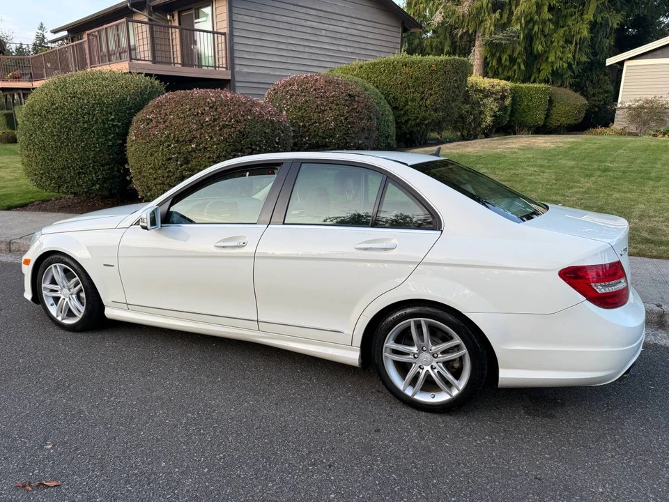 2012 Mercedes-Benz W204 C-Class - Image 4 of 24